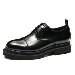Chaussures en cuir premium pour hommes, style business britannique, en cuir véritable, avec broderie décorative. - Product Image 2