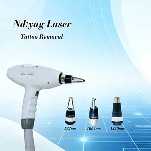 Appareil médical IPL RF Nd Yag Laser 4 en 1 pour le <span class=keywords><strong>peeling</strong></span> au carbone - Product Image 3