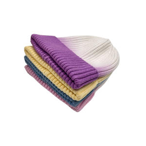 Bonnet tricoté teint par cravate pour femmes chapeau d'hiver doux conception de manchette multicolore numérique imperméable automne - Product Image 5
