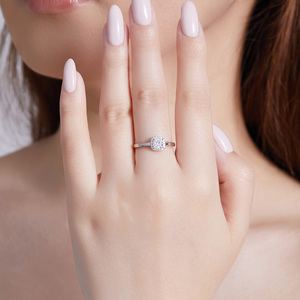 ファインジュエリーレディース925スターリングシルバー4爪ラウンドラップモアッサナイトダイヤモンド結婚指輪 - Product Image 5