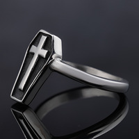 Bague signet croix cercueil en acier inoxydable, style gothique rétro sombre, bague statement, bijoux religieux punk pour homme, usage quotidien