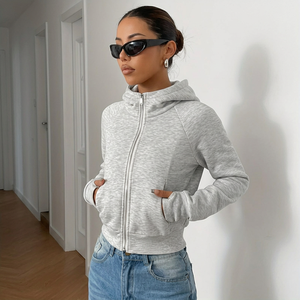 Veste polaire zippée à capuche grise pour femme, manches longues, style minimaliste, coupe-vent, poches avant, idéale pour l'automne, la gym et les trajets quotidiens, Bangladesh - Product Image 2