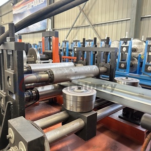 Boshiyi Galvanize <span class=keywords><strong>C</strong></span> Profile Máquina formadora de rollos <span class=keywords><strong>C</strong></span> Purlin Máquina formadora de rollos Gear Bearing Motor Core Components Made China - Product Image 3