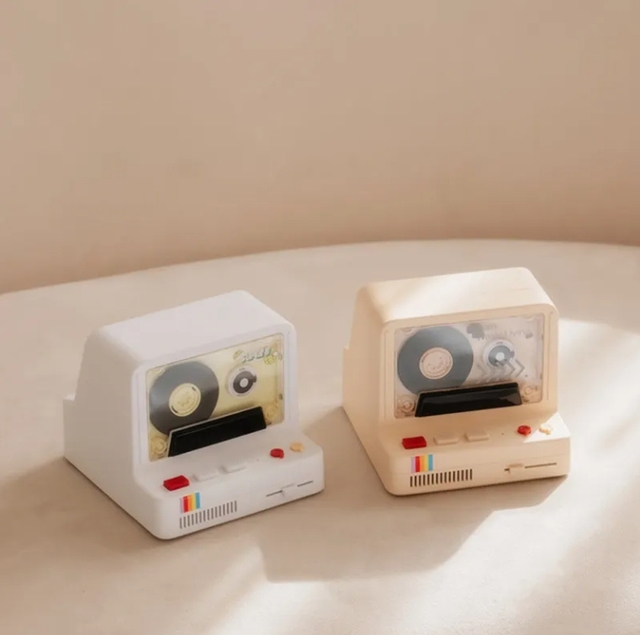 Retro BT Speaker Portable Vintage Tape Shape Aromatherapy Diffuser LED Night Light USB Rechargeable Rotating Disk Audio Speaker