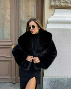 Giacca Soffice in Ecopelliccia di Volpe Stile Americano, Cappotto di Marca da <span class=keywords><strong>Donna</strong></span> Taglie Forti con Collo Alto e Manica Lunga - Product Image 5