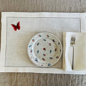 Ensemble de sets de table et de serviettes en coton et lin brodés sur mesure en gros pour les acheteurs d'hôtels, restaurants et complexes hôteliers - Product Image 1
