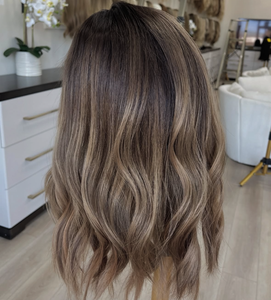 Parrucche HD in Capelli Umani Vergini Leggere, Qualità Premium da Salone, 130% Densità, Castano Cenere con Mèches, Taglio Corto Ondulato, da Singolo Donatore, con Cuticole Allineate - Product Image 3