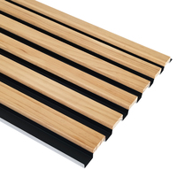 Revêtement mural extérieur en aluminium rainuré imitation bois Aluwood pour la décoration des murs extérieurs