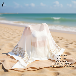 Suéter bordado con hilo dorado y diseño de flor de Paisley, chal de 135*140 cm, pareo para la playa. - Product Image 3