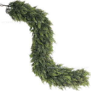Guirlande de Noël artificielle 1,5m 1,8m en plastique, imitation aiguilles de pin, pour la décoration de la maison et du foyer - Product Image 1