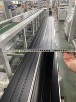Plafond en PVC noir mat ou brillant, laminé, imperméable et résistant à l'humidité, panneau décoratif en PVC pour plafonds intérieurs.