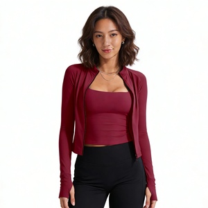 Personaliza tu logo: Top deportivo de yoga para mujer con cremallera completa, ajuste ceñido y orificios para los pulgares, ideal para ciclismo y fitness. - Product Image 4