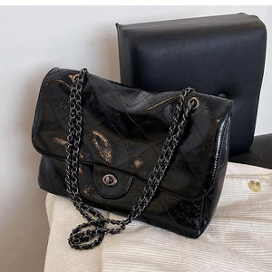 Fashionable Retro Style Quilted Women's Shoulder <b>Bag</b> <b>Large</b> Capacity with Single <b>Zip</b> Closure and Chain Decoration for Commuting - Product Image 6