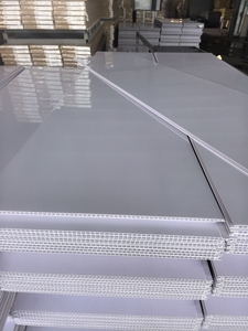 Panneau mural <span class=keywords><strong>blanc</strong></span> brillant de 600mm de <span class=keywords><strong>large</strong></span> et finition en <span class=keywords><strong>bois</strong></span> Bonne quantité Exportation vers l'Amérique du Sud Amérique du Nord - Product Image 3