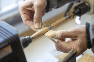Fournitures de correction d'écriture de qualité supérieure, stylos à bille en bois personnalisés avec logo premium - Product Image 4