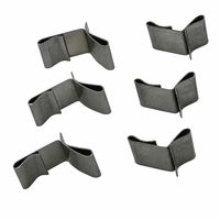 Clip en acier à ressort robuste pour montage de panneaux métalliques, forme en W avec boucle et languette pour pièces d'assemblage de remorques automobiles