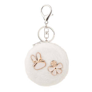 Plush <b>Compact</b> <b>Mirror</b> Keychain Round Fluffy Pocket Makeup <b>Mirror</b> With Heart Charm 95% Clarity Folding <b>Mirror</b> - Product Image 4