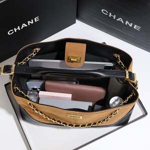 2025 <span class=keywords><strong>sac</strong></span> fourre-tout <span class=keywords><strong>en</strong></span> cuir suédé personnalisé de luxe pour dames sacs Hobo de haute qualité <span class=keywords><strong>avec</strong></span> chaîne épaule grande capacité Style à la mode - Product Image 4