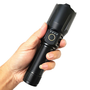 Linterna LED Blanca de Alta Potencia Recargable con Carga Tipo C para Uso en Exteriores - Product Image 5