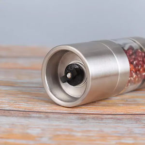 إكسسوارات يدوية للمنزل والمطبخ 2 في 1 ، مطحنة ملح وفلفل بقلب مطحنة سيراميك. - Product Image 3