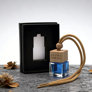 Ensemble de pendentifs désodorisants pour voiture, style européen et américain, en verre haut de gamme, boîte cadeau noire, incluant des huiles essentielles d'aromathérapie pour voitures - Product Image 1