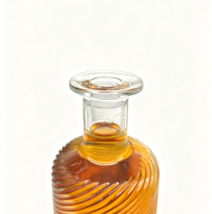 Nouvelle bouteille <span class=keywords><strong>de</strong></span> liqueur en verre côtelé 500ml/600ml/700ml avec <span class=keywords><strong>bouchon</strong></span> en bois pour whisky, brandy et spiritueux artisanaux haut <span class=keywords><strong>de</strong></span> gamme - Product Image 3