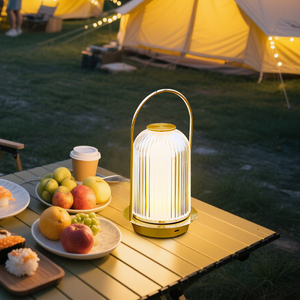 Lampe de table en métal CCT RGB à gradation progressive sans fil USB pour le camping en plein air - Product Image 4