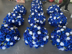 Nouvelle conception, centre de table de mariage <span class=keywords><strong>bleu</strong></span> royal et blanc, fleur artificielle en soie, boule de fleurs de rose <span class=keywords><strong>bleu</strong></span> royal de 60 cm pour la décoration d'événements - Product Image 6