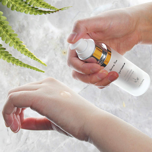 Suero Facial Líquido Corrector de Manchas Oscuras, Iluminador, Antienvejecimiento y Blanqueador con Ácido Kójico Orgánico de Marca Privada - Product Image 3