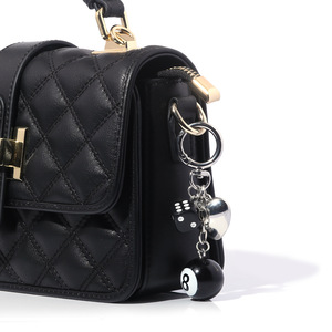 Llavero con Colgante de Dado de 8 Bolas - Accesorios Lindos para Bolsos y Carteras - Llavero Estético para Mujeres y Hombres - Product Image 6