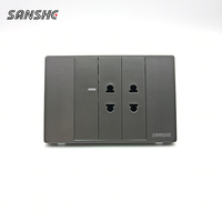 SANSHE Interruptor de Pared Moderno Empotrado de 3 Ganglios y 1 Vía con Enchufe Schuko, Marco de PC con Abrazaderas y Garras para Cables, Negro, Paquete de 2 Tomas de Corriente Alterna