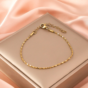 Cadena de pigmento dorado que combina con todo, <span class=keywords><strong>pulsera</strong></span> de hueso de serpiente para mujer, acero de titanio, acero inoxidable, patrón de cara explosiva - Product Image 4