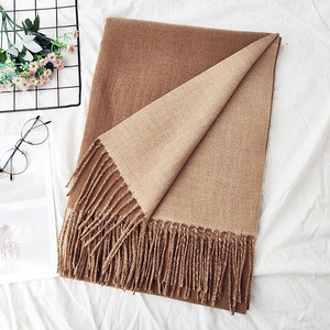 Écharpe longue pour <span class=keywords><strong>femme</strong></span> populaire sur <span class=keywords><strong>Amazon</strong></span>, double face, deux couleurs, épaisse, imitation cachemire uni, pour le printemps, commande commerciale - Product Image 3