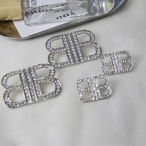 럭셔리 디자이너 블링 지르콘 풀 크리스탈 귀걸이 마이크로 인레이드 프리미엄 과장된 큰 레터 BB 귀걸이 (여성용) - Product Image 5