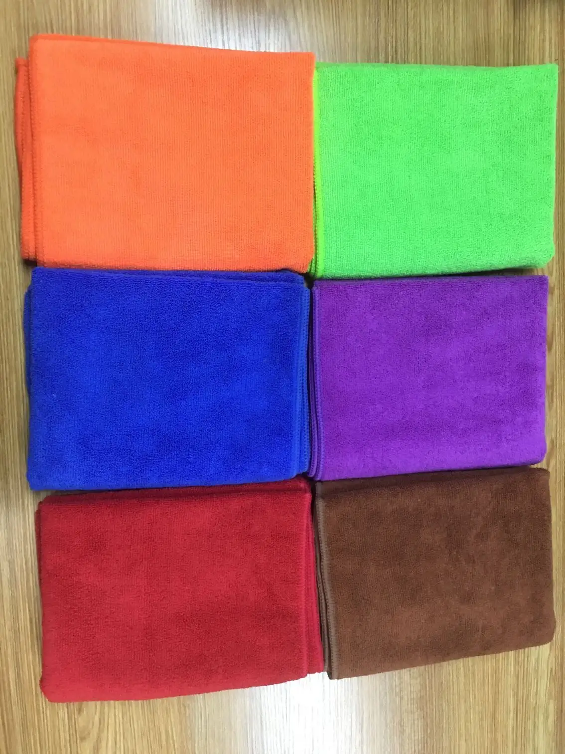 High Quality Microfiber Car Wash Towel Eco-Friendly Cleaning Cloth for Vehicles in Green Red Packed Opp Bag Carton