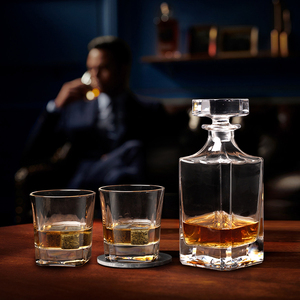 Carafe à whisky en verre à l'ancienne avec logo personnalisé et 4 verres 750 ml Style américain Coffret cadeau de mariage OEM/ODM disponible - Product Image 3