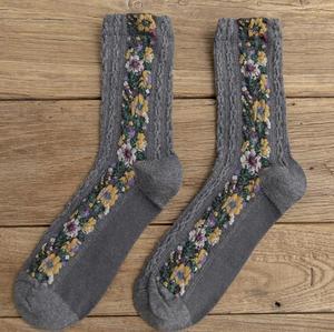 Chaussettes en coton pour femmes, design personnalisé, 5 couleurs, mi-mollet, écologiques, tendance, douces, fantaisie, fleurs - Product Image 5