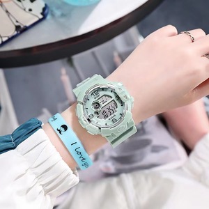Reloj Deportivo Digital Multifuncional Electrónico de Lujo para Niños al por Mayor, Diseño de Moda con Correa de Plástico para Estudiantes, Uso en Exteriores - Product Image 6