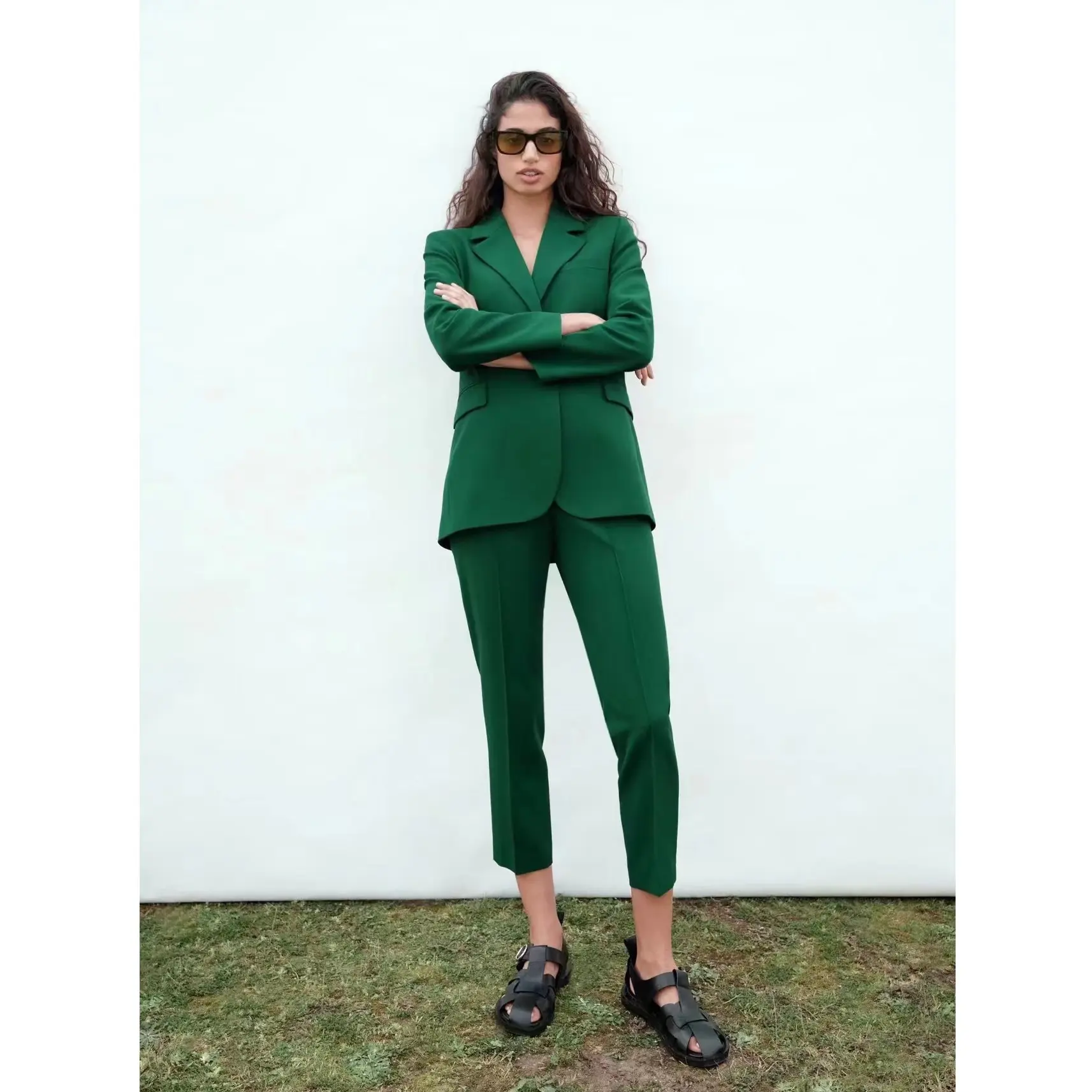 2022 नई वसंत हरी पतला संगठन क्लासिक व्यापार जेब कार्यालय देवियों महिला सूट पहनावा रंगीन जाकेट <span class=keywords><strong>शॉर्ट्स</strong></span> दो टुकड़ा सेट