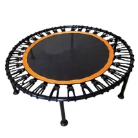 Parc de trampolines intérieur pour adultes, équipement de fitness sûr en mousse PVC, couleur et logo personnalisables, sans filet de protection, pour garçons