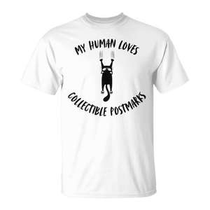 T-shirt unisexe pour adulte à manches courtes et col rond, imprimé en sérigraphie, avec le motif « Mon humain aime les tampons postaux de collection » et « Hobby des propriétaires de chats » - Product Image 1