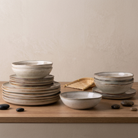 Ensemble de vaisselle en céramique EKA Wholesale, assiettes et bols en grès de forme irrégulière, avec glaçure réactive