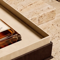 Boîte à parfum rigide de luxe personnalisée, style livre blanc magnétique, doublure en éponge haut de gamme réutilisable pour cosmétique, flacon unique