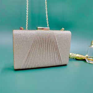 Mini pochette à bandoulière de luxe pour femmes sac de soirée étanche pour femmes pochette classique élégante avec chaîne en métal doré - Product Image 4