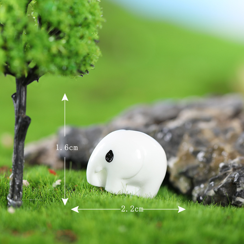 Un elefante bianco di 2 cm
