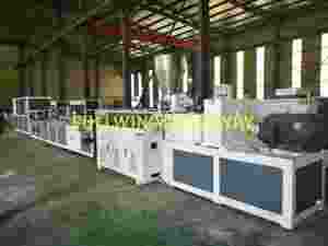 PVCプロファイル生産ラインスロット付きワイヤーダクトPVCフレキシブルトランキングダクトケーブル配線ダクトカバー付き押出機 - Product Image 2