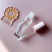 Flacon de gloss à lèvres en verre transparent ondulé de 9 ml, flacon vide pour huile à lèvres avec applicateur, emballage de beauté personnalisé