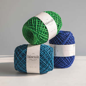 Fil à crocheter YARNA Biscuit (150g) de haute qualité, écologique, luxueux, doux, coloré, pour la maison, les loisirs créatifs, les cadeaux, le bricolage, chaleureux - Product Image 3