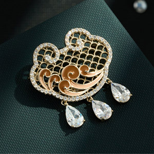 Traditional Chinese Style Auspicious Cloud Ruyi Brooch Copper Alloy Zircon Inlaid Women's Party Fashion Jewelry - Product Image 1