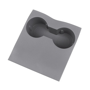 Tapis de tableau de bord en silicone pour Tesla Model Y 3, protection complète du support de gobelet central - Product Image 1